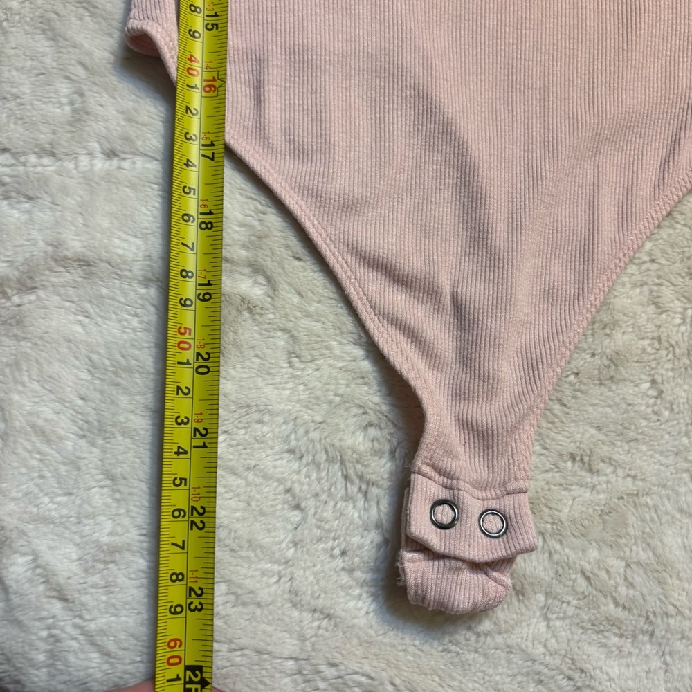 Express Bodysuit XS Ruffled Off-Shoulder Top Light Pink Ribbed Rayon Spandex - Picture 13 of 14